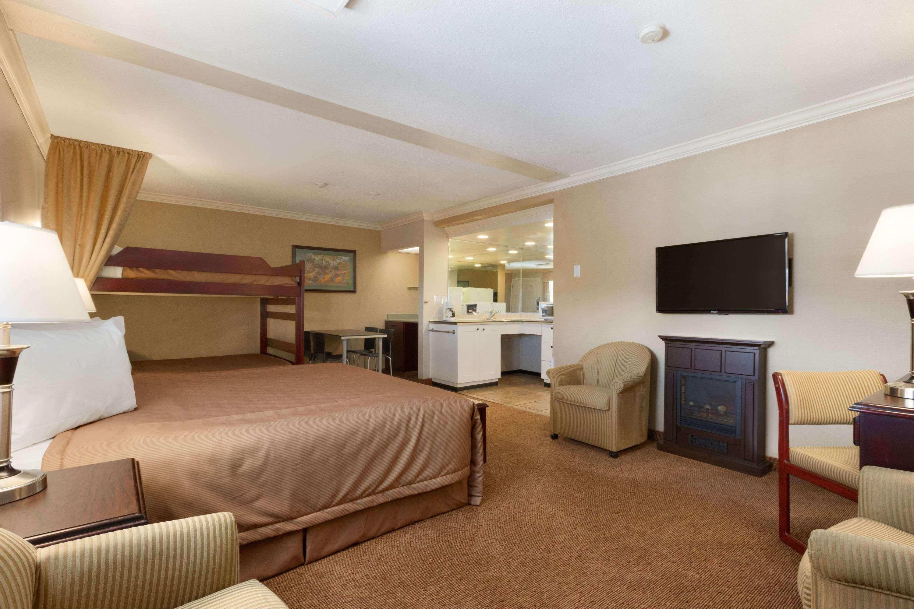 Travelodge By Wyndham Langley Zewnętrze zdjęcie