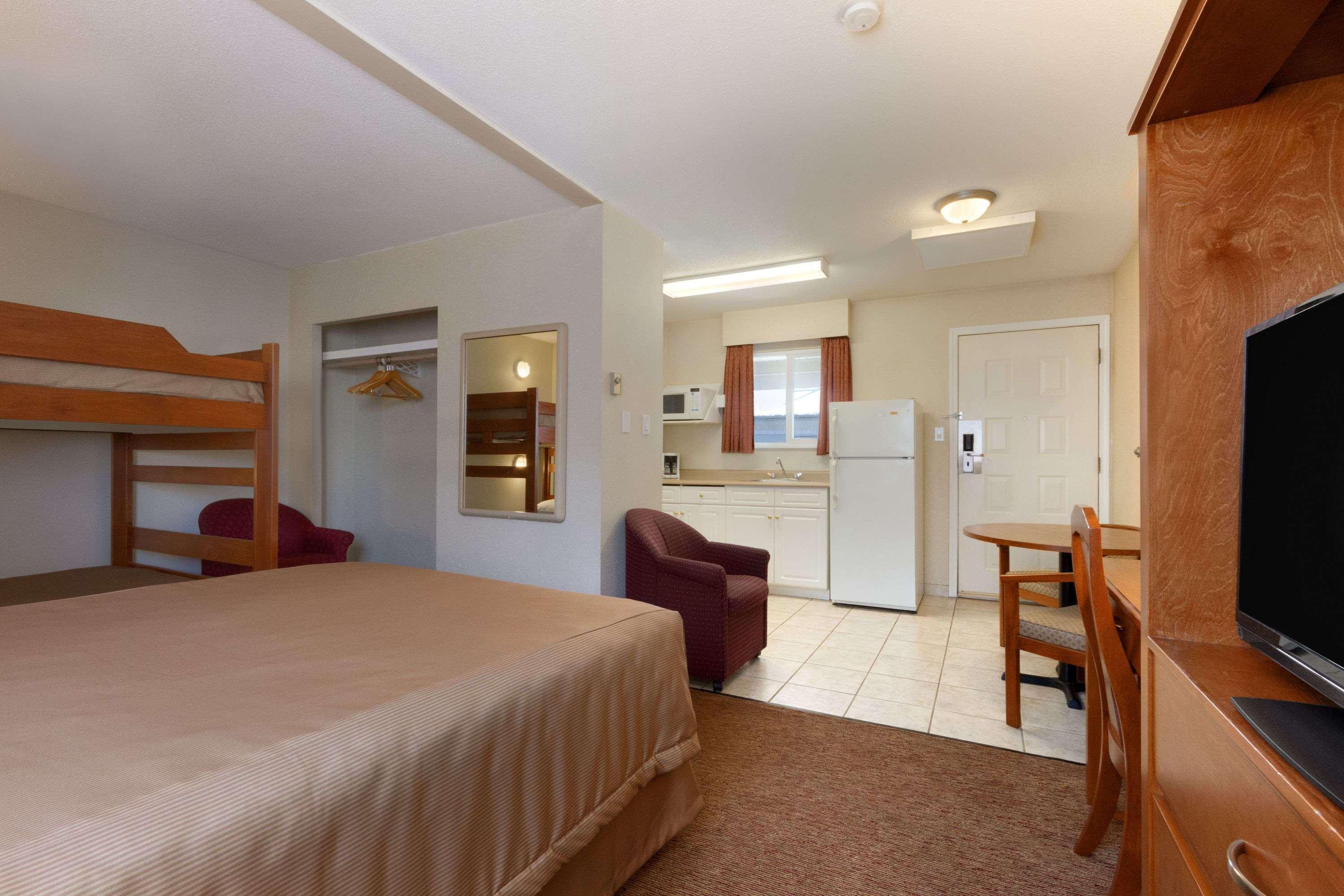 Travelodge By Wyndham Langley Zewnętrze zdjęcie